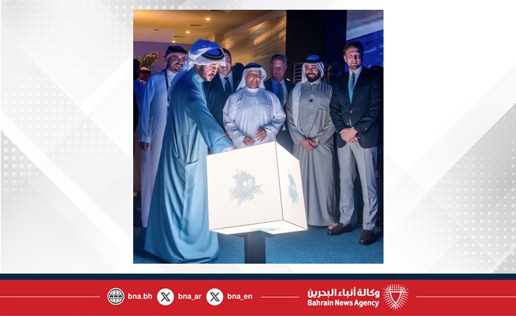 خالد بن حمد يفتتح مركز التميز الدولي للرياضات المائية خالد بن حمد يفتتح مركز التميز الدولي للرياضات المائية